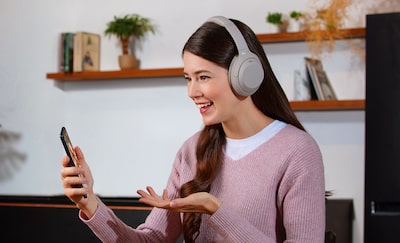 WH-1000XM4 with hands-free calling